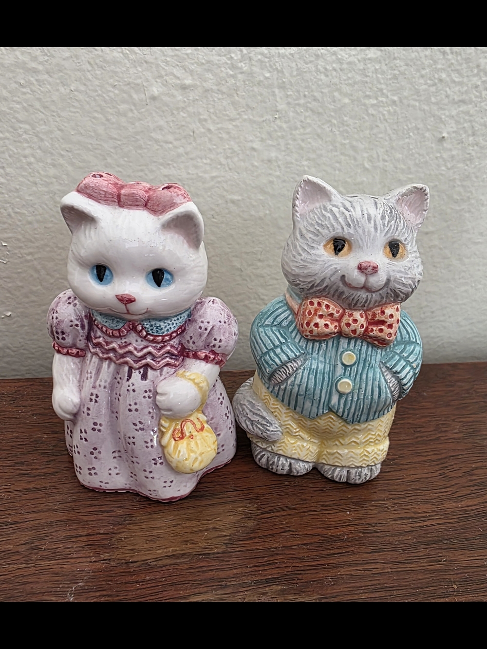 Vintahe 1992 Avon Cat Couple Salt & Pepper Shakers